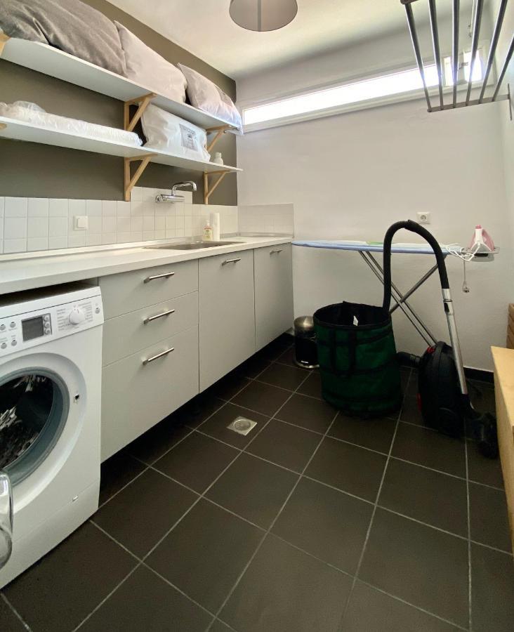 Nireon Apartment Nea Iraklitsa Bagian luar foto