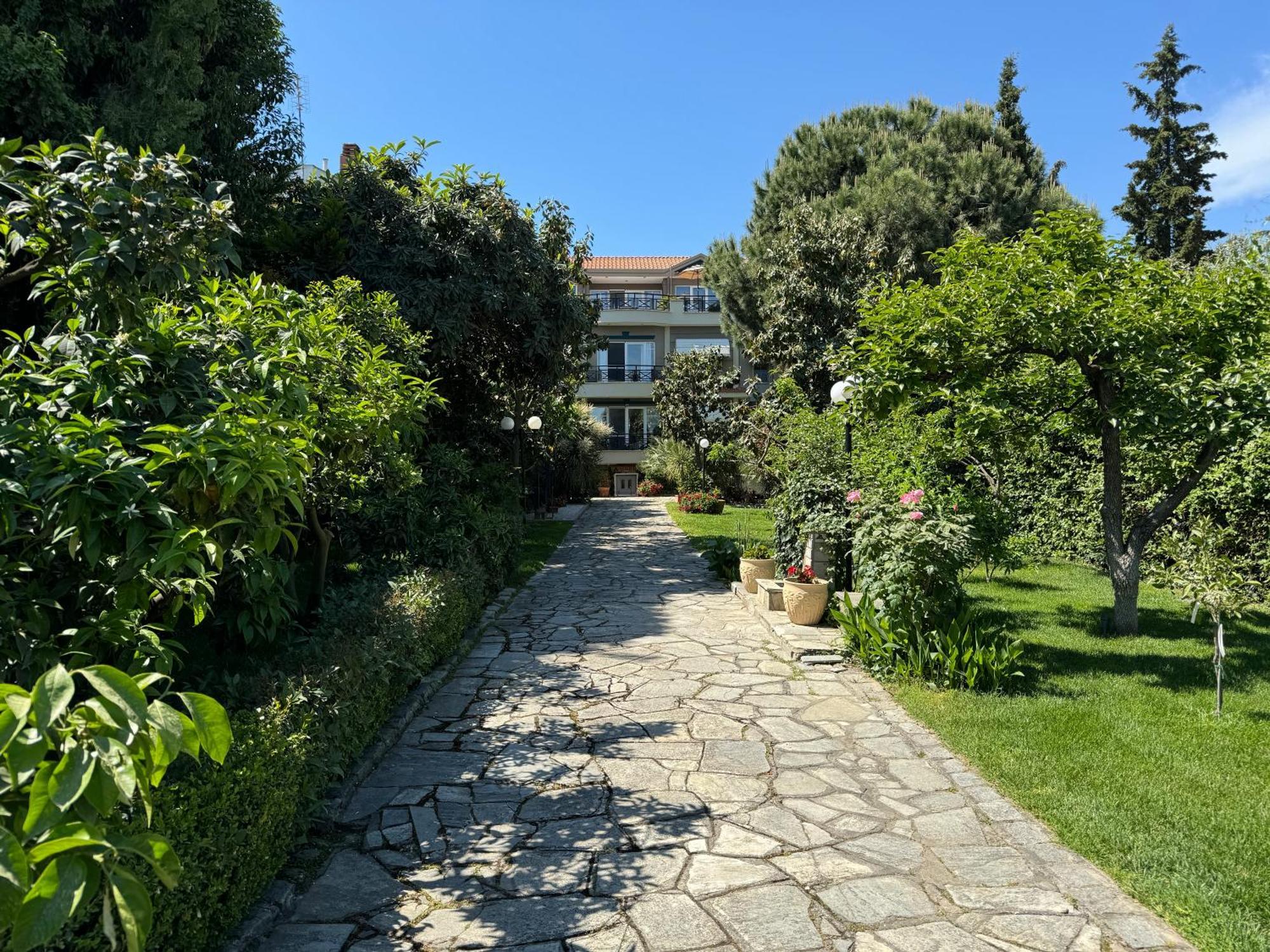 Nireon Apartment Nea Iraklitsa Bagian luar foto